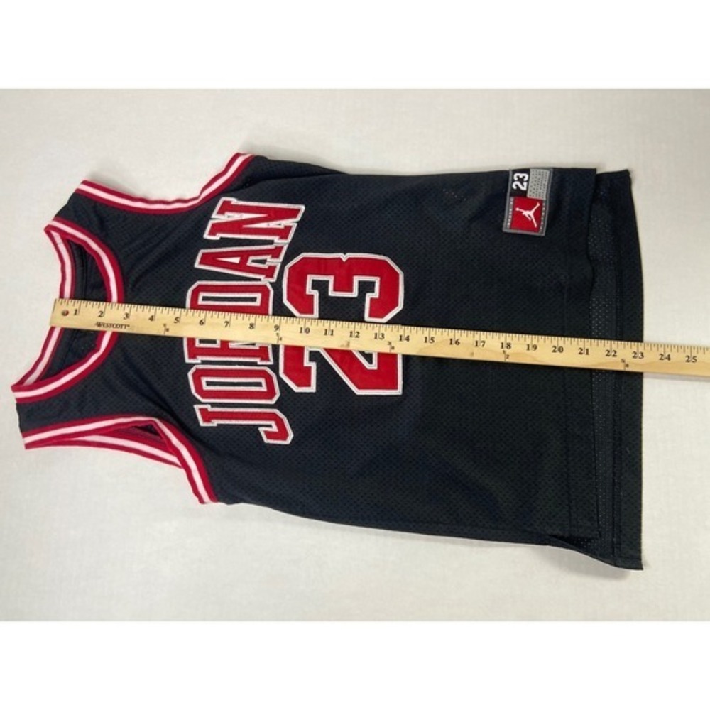 Nike Jordan Michael Jordan #23 Youth 8–10 Black Swingman Basketball Jersey - Picture 8 of 14